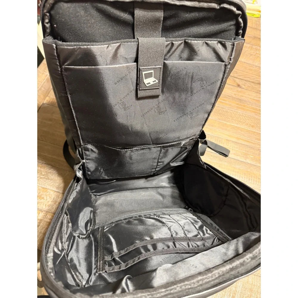 Thirty Five Lines Backpack Umbrella Unisex Large Grey NWT Hands Free Sun Rain